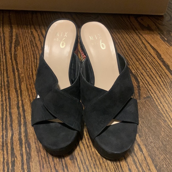 Mix No. 6 black color block platform heel - Picture 2 of 3